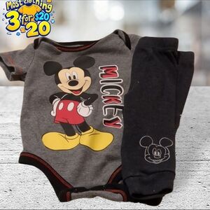 Disney baby outfit size 3-6 months